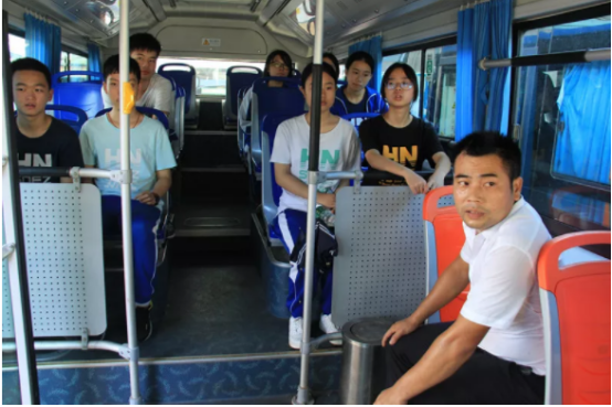 湖南望城縣雷鋒汽車運輸有限公司,長沙城市交通,校車運營,安保服務(wù),新能源科技