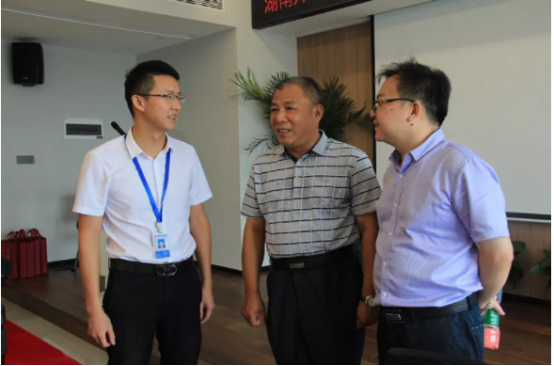 湖南望城縣雷鋒汽車運輸有限公司,長沙城市交通,校車運營,安保服務(wù),新能源科技