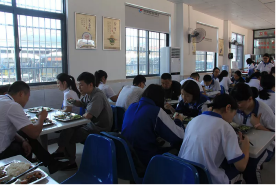 湖南望城縣雷鋒汽車運(yùn)輸有限公司,長沙城市交通,校車運(yùn)營,安保服務(wù),新能源科技