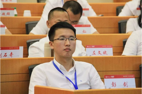 湖南望城縣雷鋒汽車運輸有限公司,長沙城市交通,校車運營,安保服務(wù),新能源科技 湖南望城縣雷鋒汽車運輸有限公司,長沙城市交通,校車運營,安保服務(wù),新能源科技