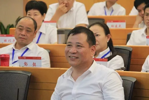 湖南望城縣雷鋒汽車運輸有限公司,長沙城市交通,校車運營,安保服務(wù),新能源科技 湖南望城縣雷鋒汽車運輸有限公司,長沙城市交通,校車運營,安保服務(wù),新能源科技