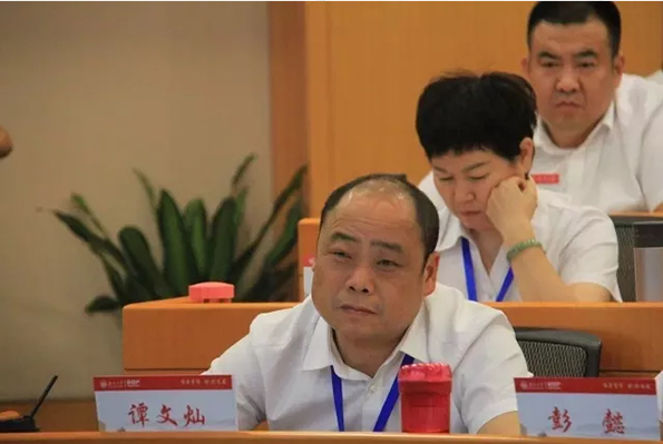 湖南望城縣雷鋒汽車運輸有限公司,長沙城市交通,校車運營,安保服務(wù),新能源科技 湖南望城縣雷鋒汽車運輸有限公司,長沙城市交通,校車運營,安保服務(wù),新能源科技