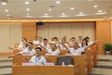 湖南望城縣雷鋒汽車運輸有限公司,長沙城市交通,校車運營,安保服務(wù),新能源科技 湖南望城縣雷鋒汽車運輸有限公司,長沙城市交通,校車運營,安保服務(wù),新能源科技