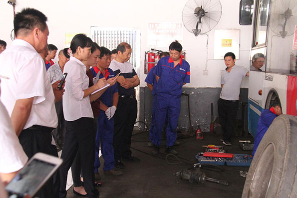 湖南望城縣雷鋒汽車運(yùn)輸有限公司,長沙城市交通,校車運(yùn)營,安保服務(wù),新能源科技 湖南望城縣雷鋒汽車運(yùn)輸有限公司,長沙城市交通,校車運(yùn)營,安保服務(wù),新能源科技