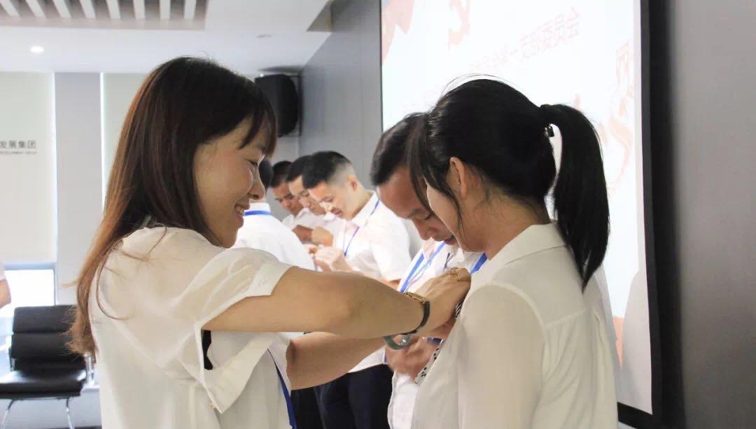 湖南望城縣雷鋒汽車運(yùn)輸有限公司,長沙城市交通,校車運(yùn)營,安保服務(wù),新能源科技