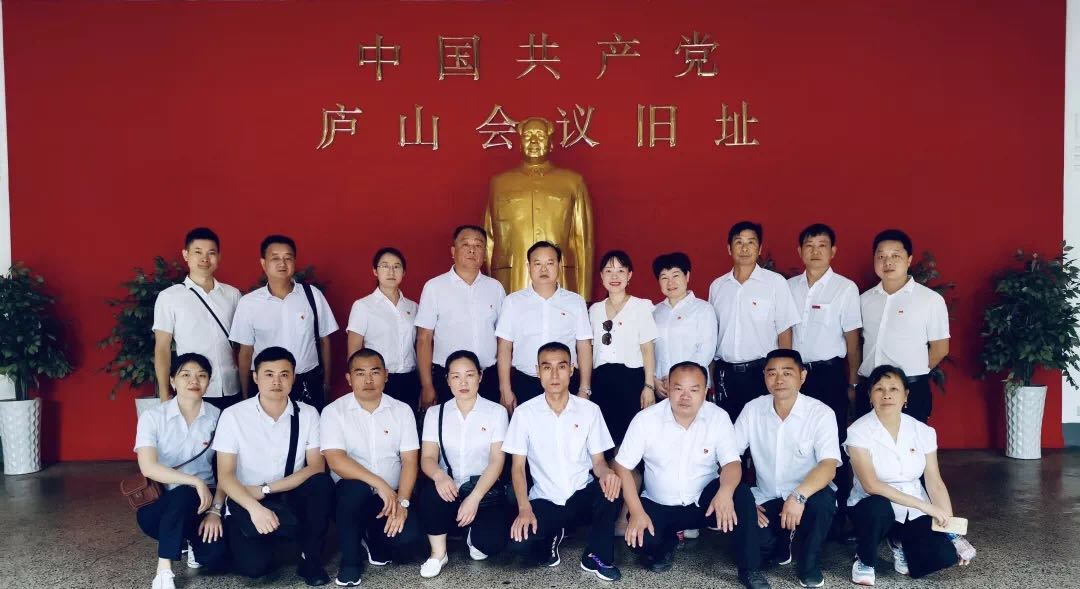 湖南望城縣雷鋒汽車運(yùn)輸有限公司,長沙城市交通,校車運(yùn)營,安保服務(wù),新能源科技