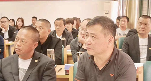 湖南望城縣雷鋒汽車運(yùn)輸有限公司,長沙城市交通,校車運(yùn)營,安保服務(wù),新能源科技 湖南望城縣雷鋒汽車運(yùn)輸有限公司,長沙城市交通,校車運(yùn)營,安保服務(wù),新能源科技