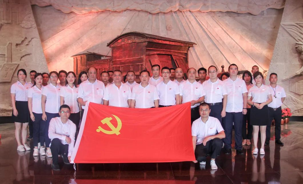 湖南駿達(dá)集團(tuán)有限公司,長沙城市交通,校車運營,安保服務(wù),新能源科技