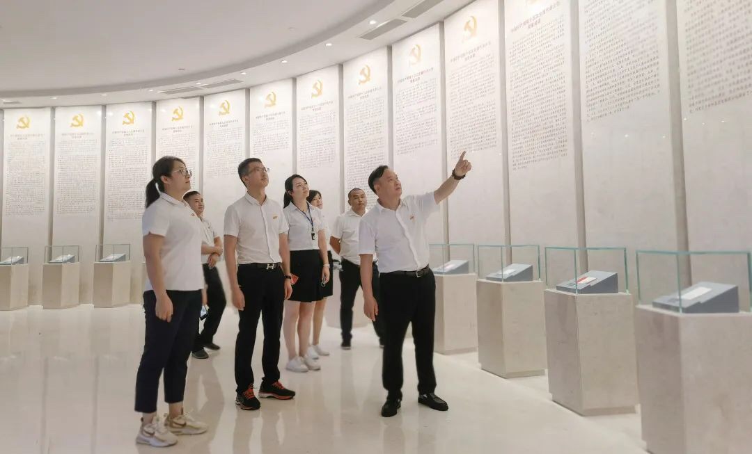 湖南駿達(dá)集團(tuán)有限公司,長沙城市交通,校車運營,安保服務(wù),新能源科技