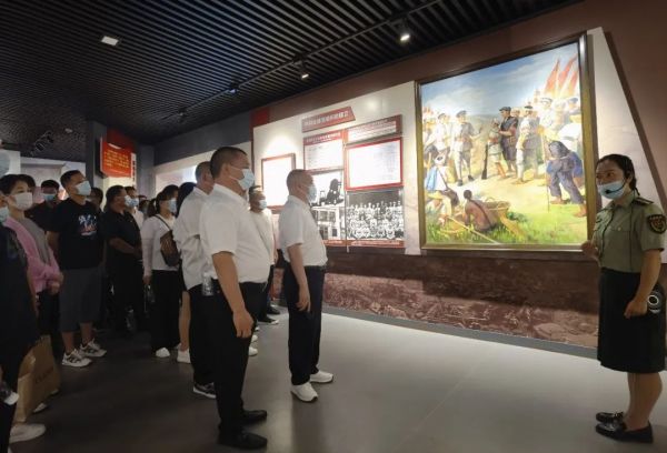 湖南駿達(dá)集團(tuán)有限公司,長(zhǎng)沙城市交通,校車(chē)運(yùn)營(yíng),安保服務(wù),新能源科技 湖南駿達(dá)集團(tuán)有限公司,長(zhǎng)沙城市交通,校車(chē)運(yùn)營(yíng),安保服務(wù),新能源科技