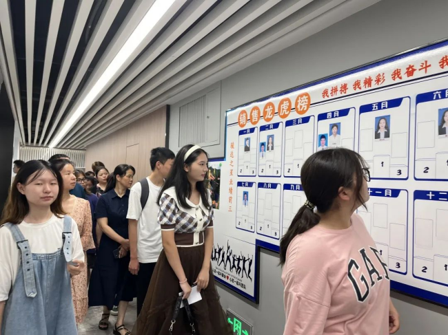 湖南駿達集團有限公司,長沙城市交通,校車運營,安保服務(wù),新能源科技