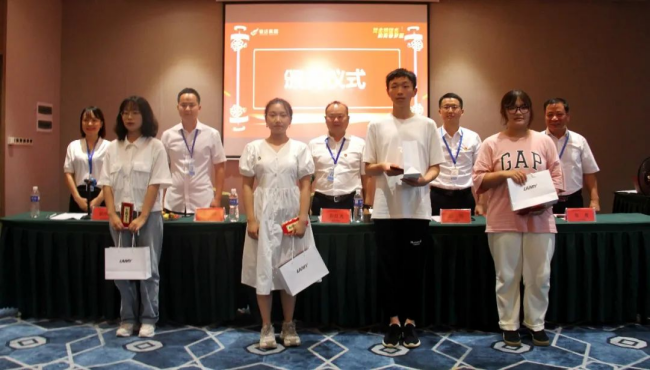 湖南駿達集團有限公司,長沙城市交通,校車運營,安保服務(wù),新能源科技