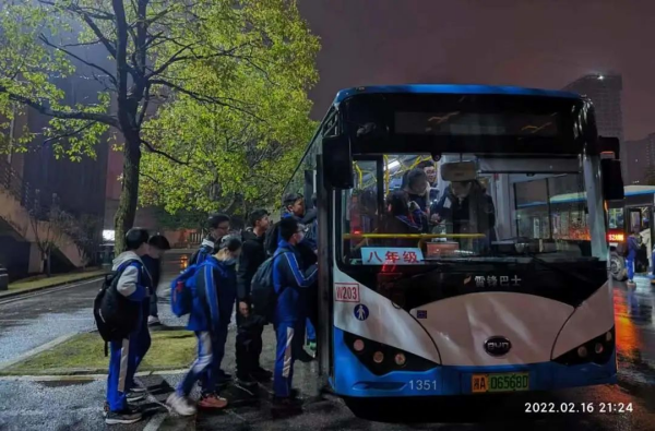 湖南駿達集團有限公司,長沙城市交通,校車運營,安保服務(wù),新能源科技