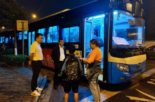 湖南駿達集團有限公司,長沙城市交通,校車運營,安保服務(wù),新能源科技