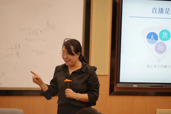 湖南駿達(dá)集團(tuán)有限公司,長沙城市交通,校車運(yùn)營,安保服務(wù),新能源科技