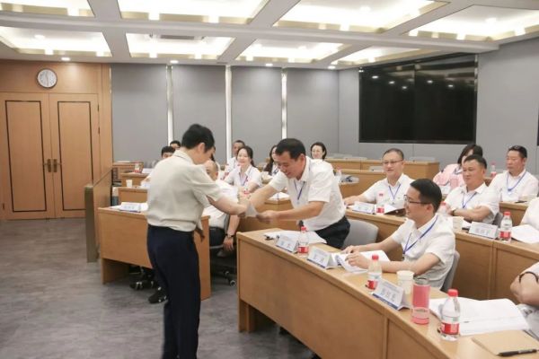 湖南駿達(dá)集團(tuán)有限公司,長沙城市交通,校車運(yùn)營,安保服務(wù),新能源科技