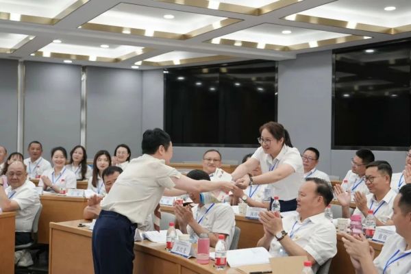 湖南駿達(dá)集團(tuán)有限公司,長沙城市交通,校車運(yùn)營,安保服務(wù),新能源科技