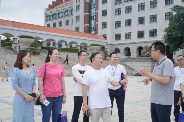 湖南駿達(dá)集團(tuán)有限公司,長沙城市交通,校車運(yùn)營,安保服務(wù),新能源科技