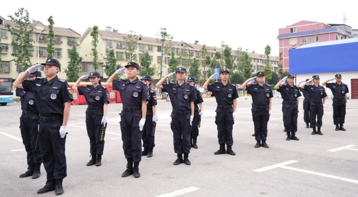 湖南駿達(dá)集團有限公司,長沙城市交通,校車運營,安保服務(wù),新能源科技