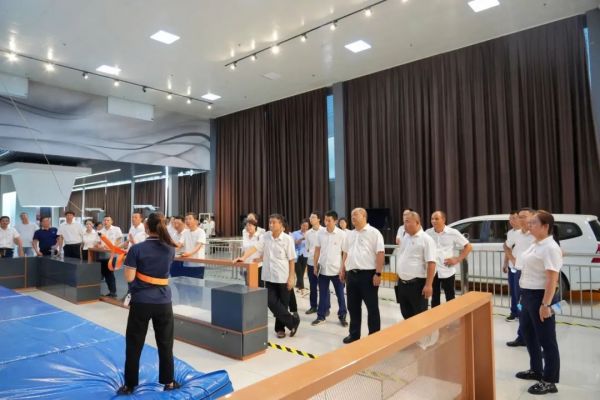 湖南駿達(dá)集團(tuán)有限公司,長(zhǎng)沙城市交通,校車(chē)運(yùn)營(yíng),安保服務(wù),新能源科技