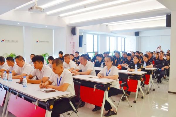 湖南駿達集團有限公司,長沙城市交通,校車運營,安保服務(wù),新能源科技