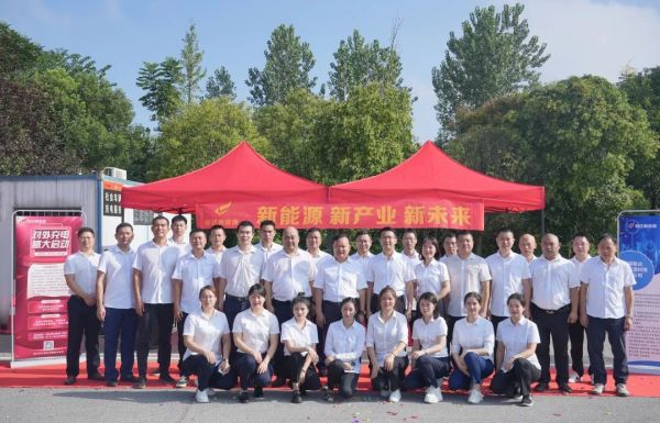 湖南駿達集團有限公司,長沙城市交通,校車運營,安保服務(wù),新能源科技