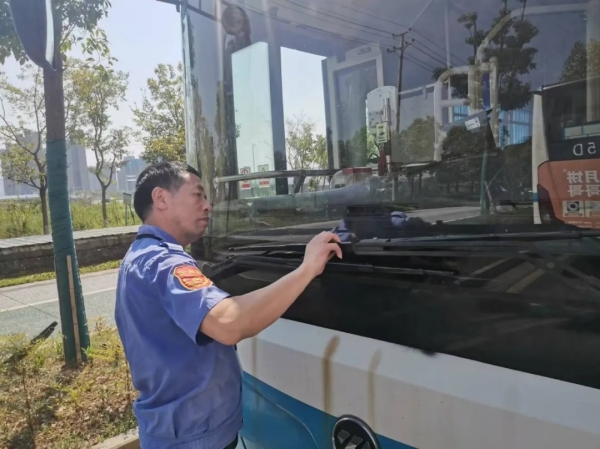 湖南駿達(dá)集團(tuán)有限公司,長沙城市交通,校車運營,安保服務(wù),新能源科技 湖南駿達(dá)集團(tuán)有限公司,長沙城市交通,校車運營,安保服務(wù),新能源科技