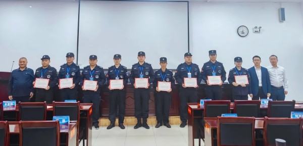 湖南駿達集團有限公司,長沙城市交通,校車運營,安保服務(wù),新能源科技