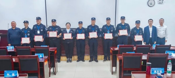 湖南駿達集團有限公司,長沙城市交通,校車運營,安保服務(wù),新能源科技