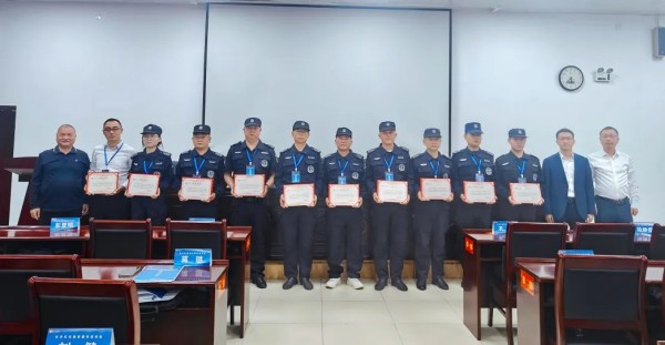 湖南駿達集團有限公司,長沙城市交通,校車運營,安保服務(wù),新能源科技