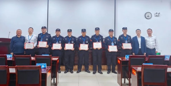 湖南駿達集團有限公司,長沙城市交通,校車運營,安保服務(wù),新能源科技