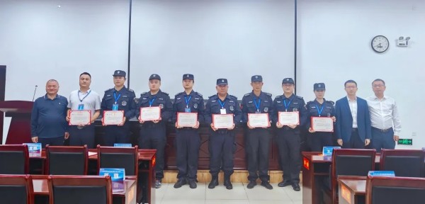 湖南駿達集團有限公司,長沙城市交通,校車運營,安保服務(wù),新能源科技