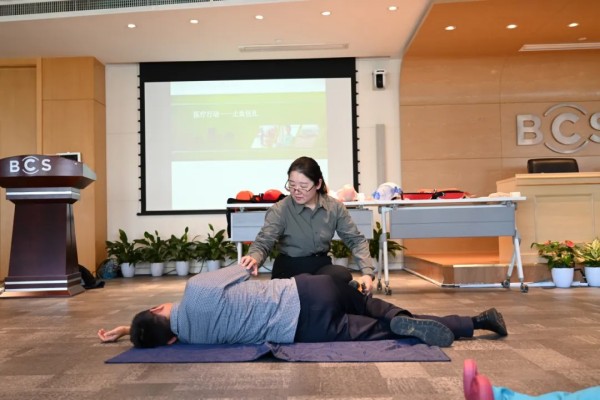 湖南駿達(dá)集團(tuán)有限公司,長(zhǎng)沙城市交通,校車(chē)運(yùn)營(yíng),安保服務(wù),新能源科技