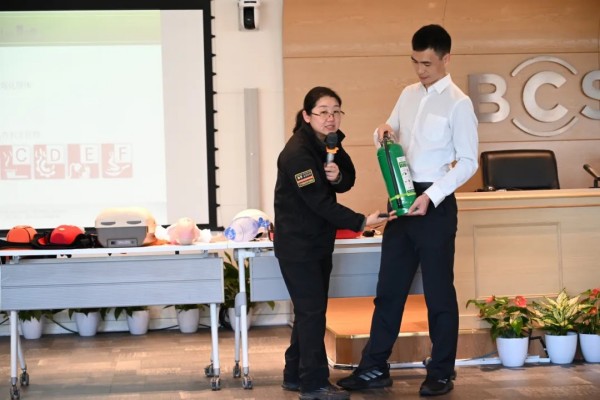 湖南駿達(dá)集團(tuán)有限公司,長(zhǎng)沙城市交通,校車(chē)運(yùn)營(yíng),安保服務(wù),新能源科技