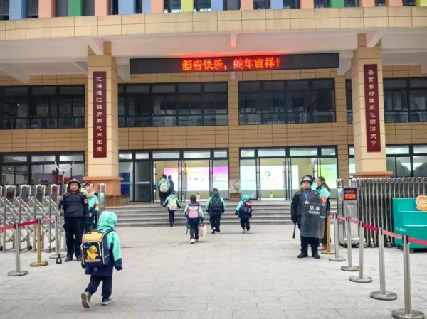 湖南駿達(dá)集團(tuán)有限公司,長(zhǎng)沙城市交通,校車運(yùn)營(yíng),安保服務(wù),新能源科技