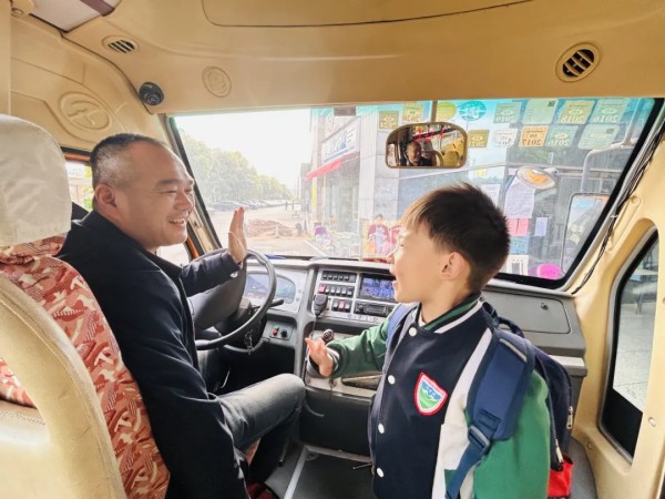 湖南駿達(dá)集團(tuán)有限公司,長(zhǎng)沙城市交通,校車運(yùn)營(yíng),安保服務(wù),新能源科技