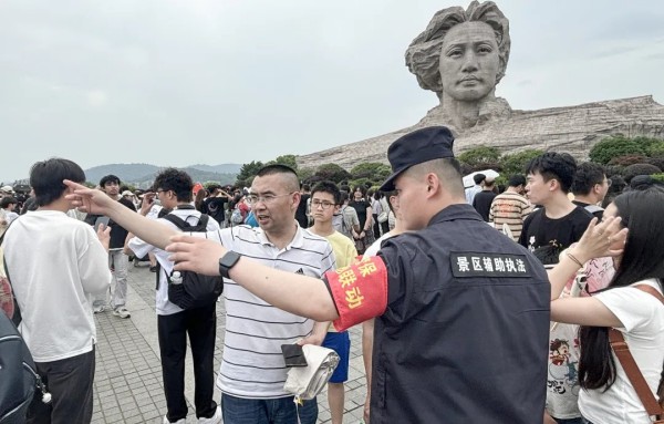 湖南駿達(dá)集團(tuán)有限公司,長(zhǎng)沙城市交通,校車運(yùn)營(yíng),安保服務(wù),新能源科技