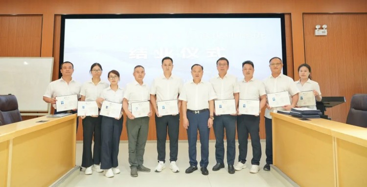 湖南駿達(dá)集團(tuán)有限公司,長(zhǎng)沙城市交通,校車(chē)運(yùn)營(yíng),安保服務(wù),新能源科技