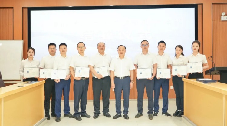 湖南駿達(dá)集團(tuán)有限公司,長(zhǎng)沙城市交通,校車(chē)運(yùn)營(yíng),安保服務(wù),新能源科技