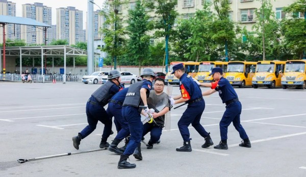 湖南駿達(dá)集團(tuán)有限公司,長沙城市交通,校車運(yùn)營,安保服務(wù),新能源科技